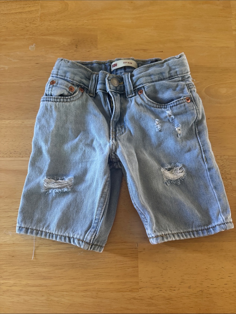 Boys light wash Levi’s denim shorts